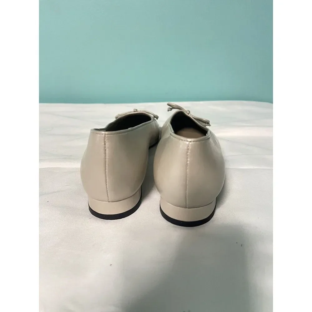 Beautiful VANELI Beige Leather Womens Size 7.5 S SLIM Slip On‎ Flats S-257